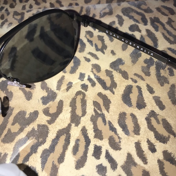 Quay Vivienne Aviator sunglasses - Picture 6 of 13